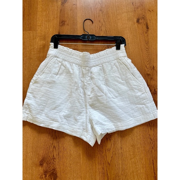 Loft Linen Shorts - Picture 1 of 3